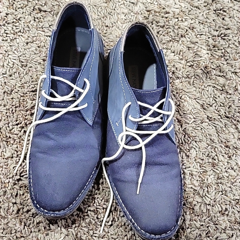 Size 10  Steve madden  mend dress shoes